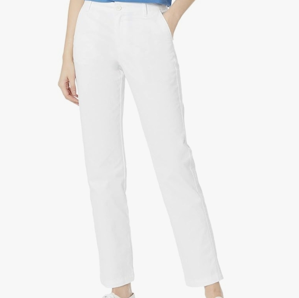Amazon Essentials Women's Classic Straight-Fit Stretch Twill Chino Pant